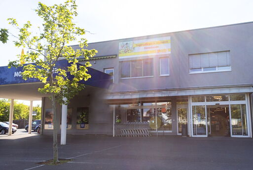 Tagespflegeeinrichtung des ASB in Cossebaude: Blick vom Parkplatz