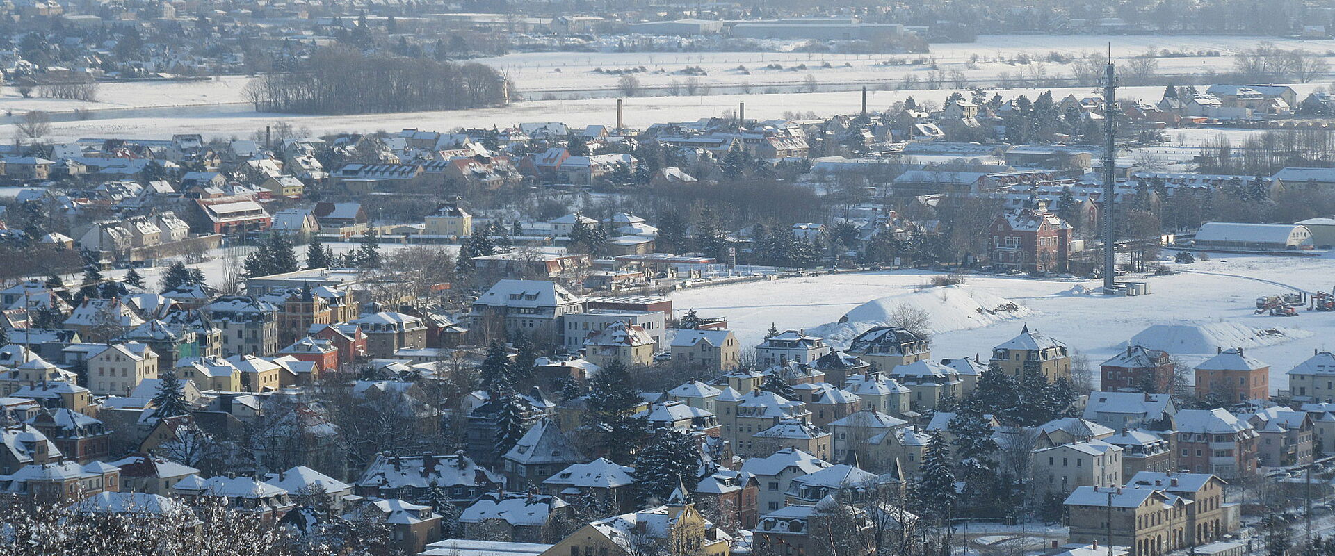 Blick auf Cossebaude vom Bismarck-Denkmal auf der Herrenkuppe