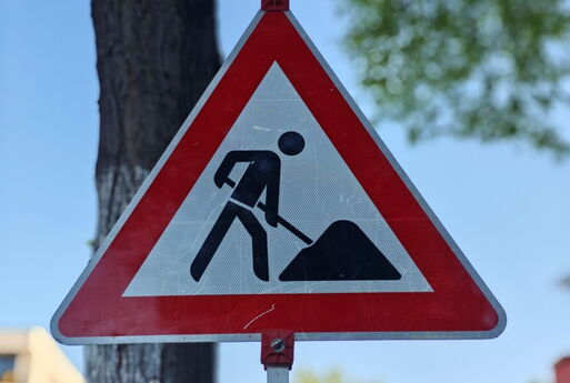 Schild-Achtung-Baustelle